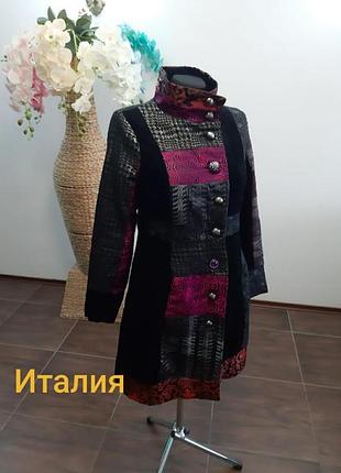 Пальто с вышивкой италия