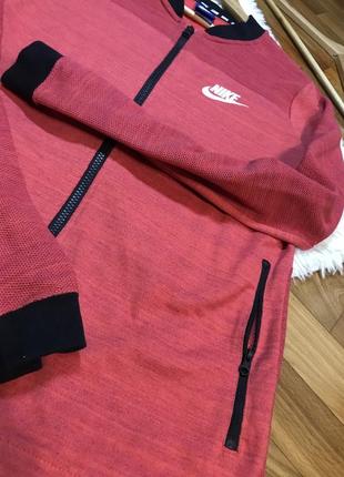 Оригінальний бомбер від nike 5
