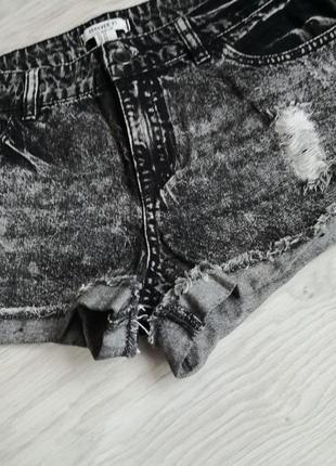 Серые мармуровые винтажные джинсовые шорты с подворотнями6 фото
