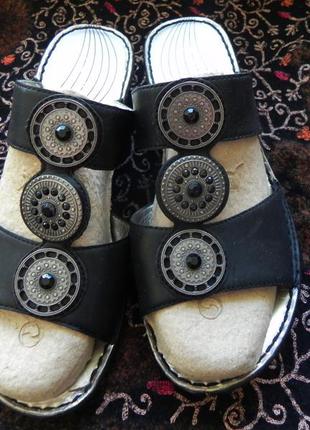 Мягкие удобные босоножки с украшением на широкую ножку 41р. soleflex real leather
