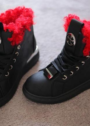 Жіночі черевики чорні з червоним опушенням каракуль 36-40