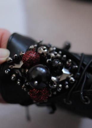 Женские ботинки черные утепленные классические на каблуке 4см язычок с бусинками 36-41 новинка8 фото