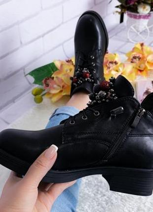 Женские ботинки черные утепленные классические на каблуке 4см язычок с бусинками 36-41 новинка3 фото