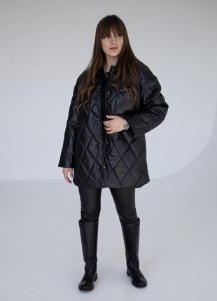 Женская куртка стеганная черная