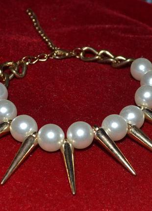 Винижный золотистый браслет с искусственными жемчужинами и шипами на худи руку