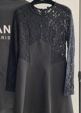 Стильне плаття-міні чорного кольору з мереживом в наявності