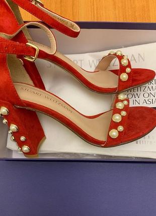 Босоніжки stuart weitzman morepearls червоні замшеві з перлинами6 фото