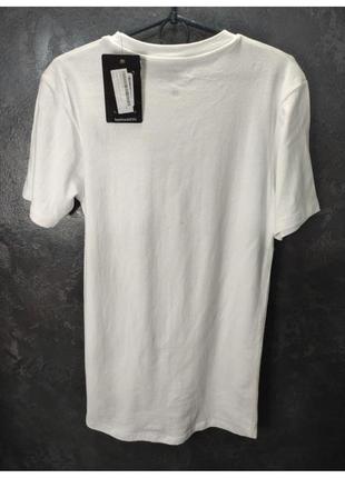 Белая однотонная футболка3 фото