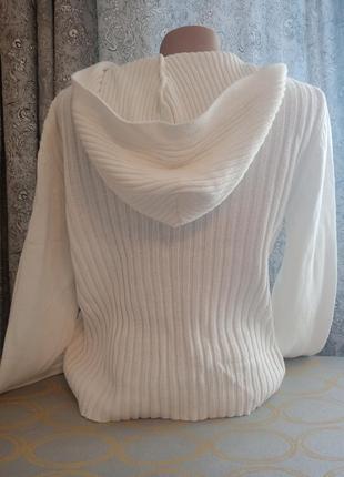 Стильный свитер с капюшоном2 фото