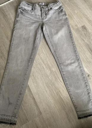 Джинсы серые узкие