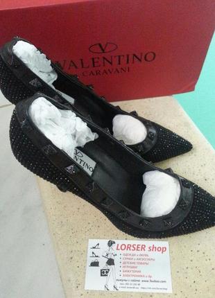 Туфли в стиле valentino лодочки черные замшевые со стразами в наличии4 фото