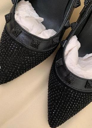 Туфли в стиле valentino лодочки черные замшевые со стразами в наличии8 фото