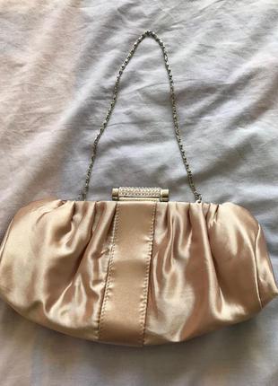 Оригінальна сумочка прикрасить будь-який образ, мерехтливої відтінку