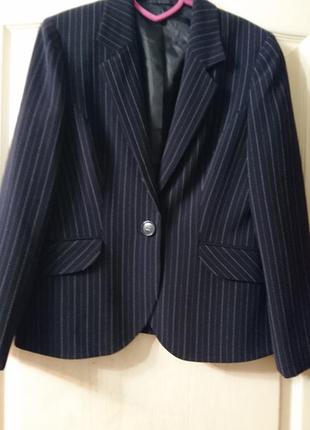Очень красивый и оригинальный пиджак