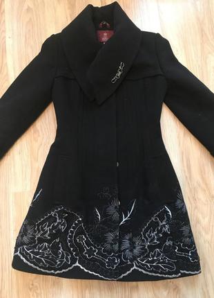 Красивое пальто