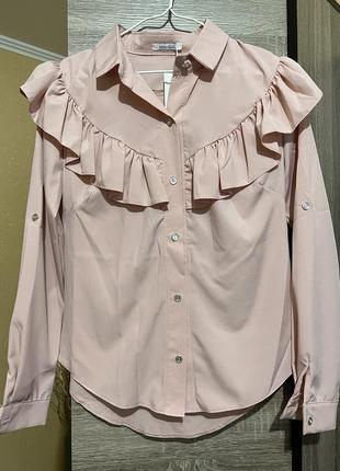 Однотонная рубашка блуза с рюшей на пуговицах
