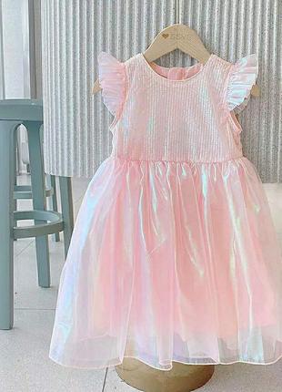 Ошатнішою плаття на дівчинку