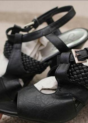 Жіночі босоніжки італія 2 кольори 36-39