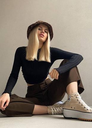 Жіночі кросівки