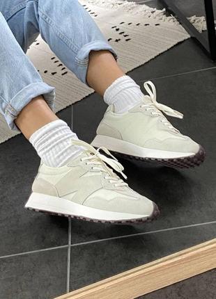 Жіночі кросівки