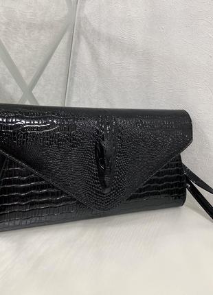 Шикарный чёрный черный лаковый клатч конверт женский винтажный крокодиловая кожа чёрная женская кожаная сумка кроссбоди с лапкой красивая сумочка6 фото