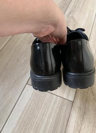 Лоферы женские кожаные  лаковые туфли оксфорды3 фото