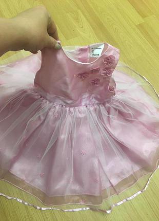 Нежно-розовое нарядное платье ladubird на 6-9мес4 фото