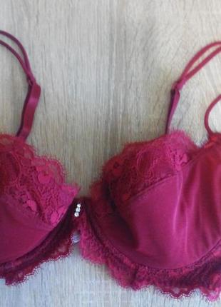 Фірмовий бюстгальтер з мереживом і брошкою з 75