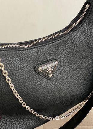 Женская сумка в стиле prada re-edition black leather.женская сумочка с длинной ручкой3 фото