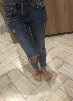 Джинси рвані mango