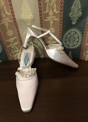 Весільні босоніжки ivory