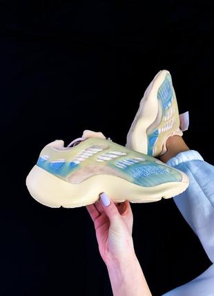 Кроссовки женские yeezy 700 v3