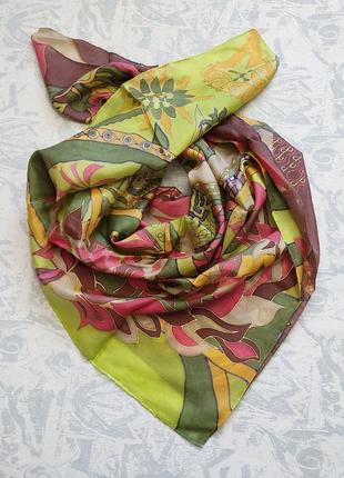 Фісташкова шовкова хустка абстракція із золотою окантовкою візерунків