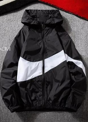 Жіноча вітровка