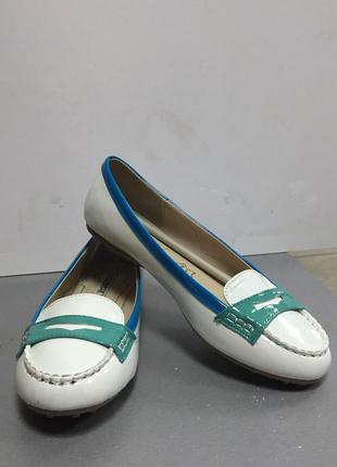 Туфли женские без каблука белые лаковые raxmax1 фото