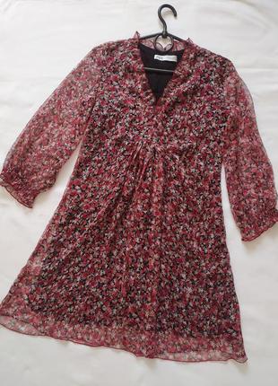 Легка шифонова сукня у квітковий принт з v - подібним вирізом