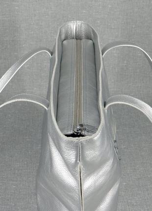 Шкіряна містка срібляста сумка-шопер, кольори в асортименті10 фото