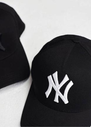 Чёрная бейсболка / кепка в стиле new york yankees с белым / чёрным лого2 фото