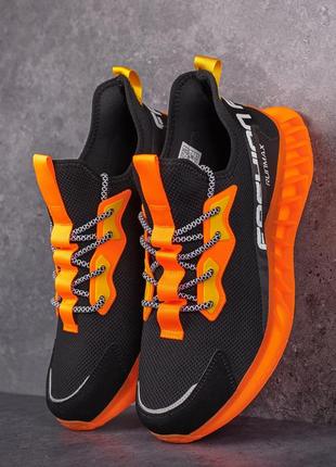 Лёгкие оранжевые кроссовки2 фото