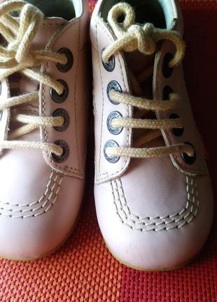 Брендовые и качественные демисезонные ботиночки для девочки1 фото