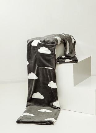 Сірий з хмарами рукоплед, плед з рукавами і кишенями з мікрофібри 200х1603 фото