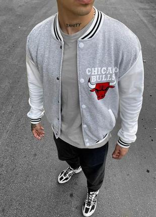 Чоловічий світло сірий бомбер chicago bulls модна чоловіча легка куртка відмінної якості3 фото