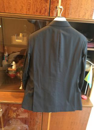 Красивый добротный мужской костюм 56 размера