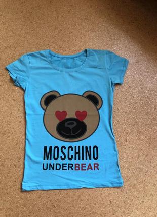 Красивая модная футболка