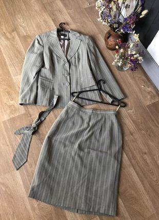 Костюм трійка (штани, спідниця, піджак) + краватка