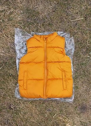 Жилетка old navy 5t на 4-5 роки