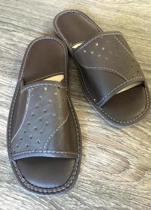 Якісні чоловічі тапочки з відкритим носком