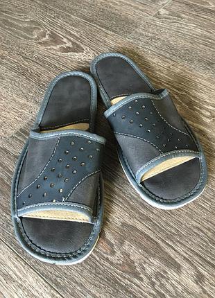 Якісні чоловічі тапочки з відкритим носком