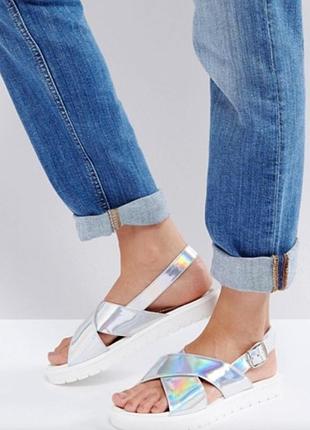 Новые удобные боссоножки asos хамелион серебро