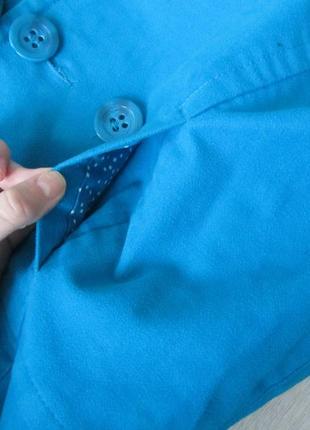 Вкорочене пальто насичено синього кольору3 фото